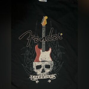 Fender black and red skull vintage guitar tee. Men’s size XL